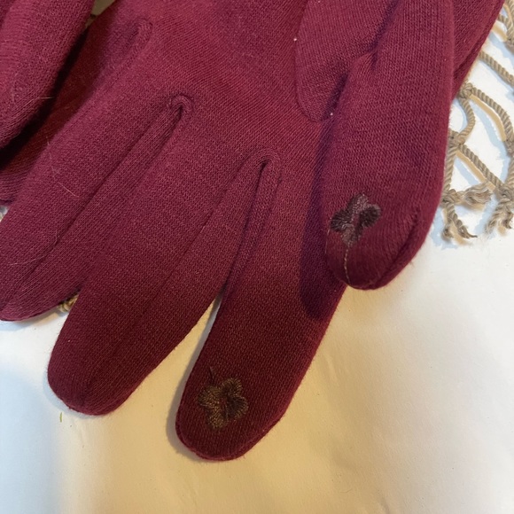 NWT Womens Tech Touch Burgundy Quilted Fleece Gloves - Picture 4 of 5